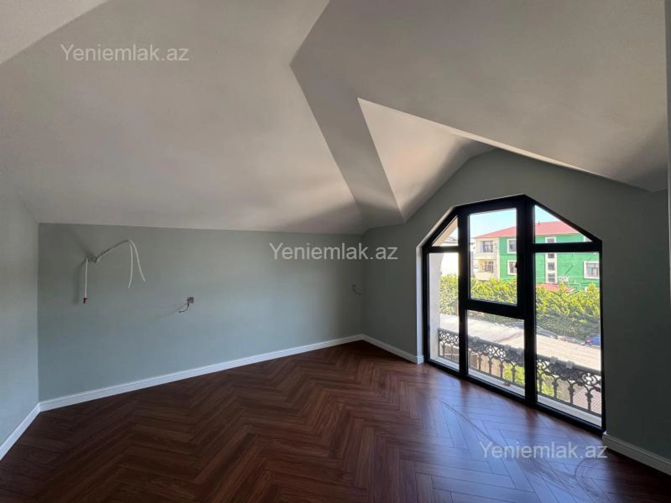 Satılır 7 otaqlı həyət evi 360 m²