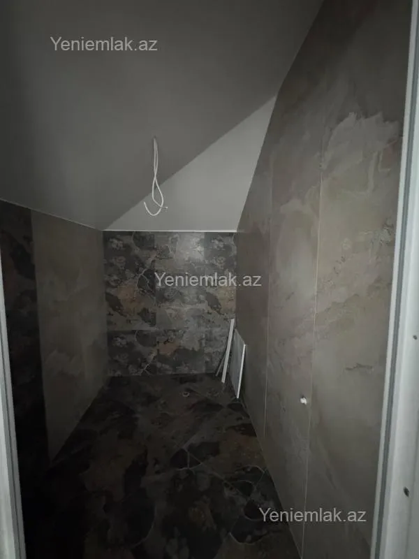 Satılır 7 otaqlı həyət evi 360 m²