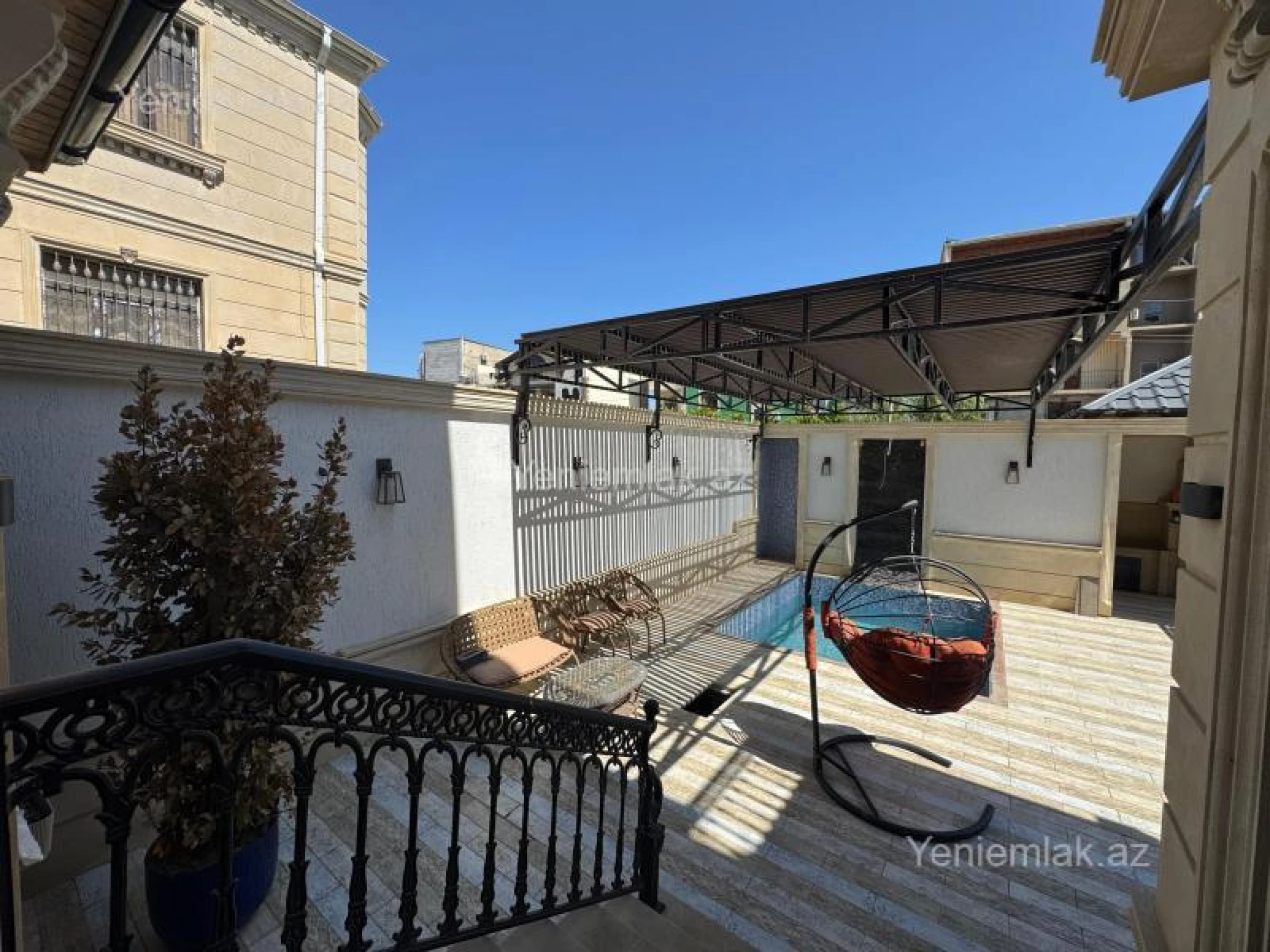 Satılır 7 otaqlı həyət evi 360 m²