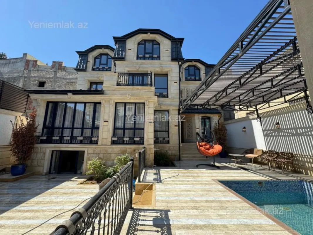Satılır 7 otaqlı həyət evi 360 m²