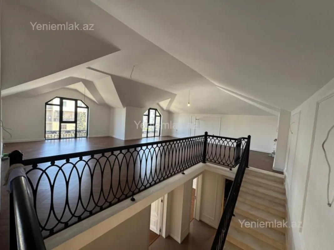 Satılır 7 otaqlı həyət evi 360 m²