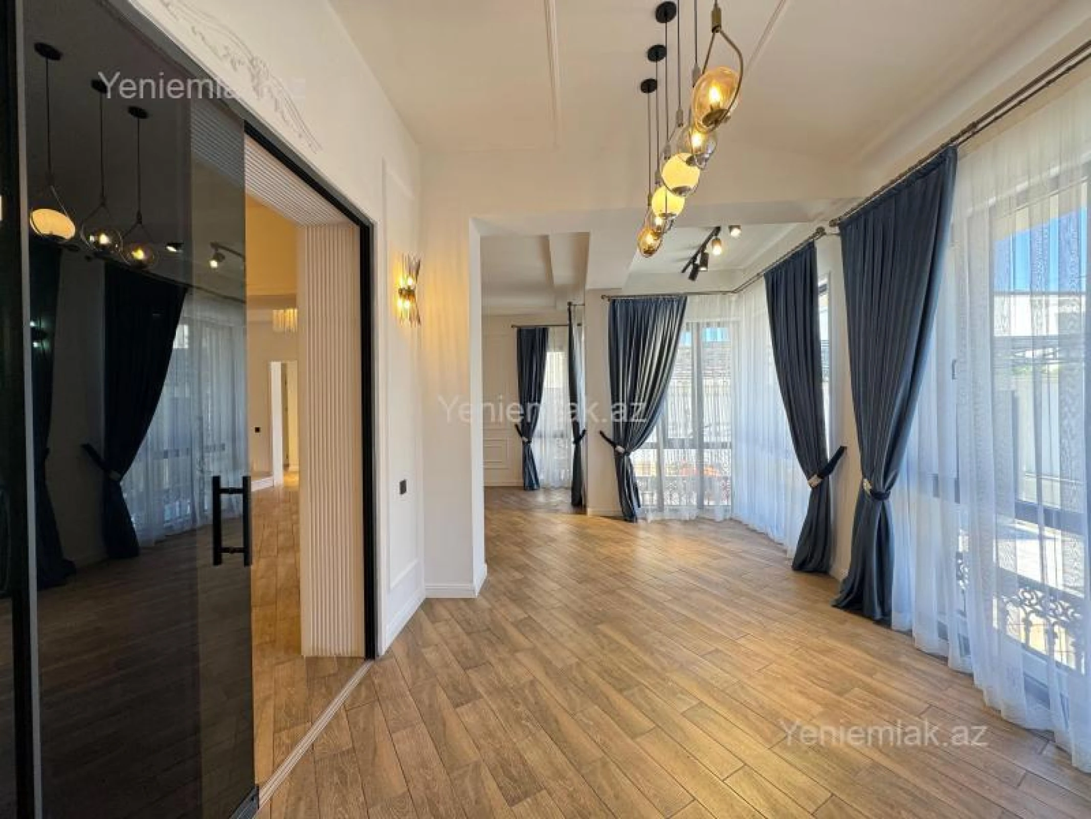 Satılır 7 otaqlı həyət evi 360 m²