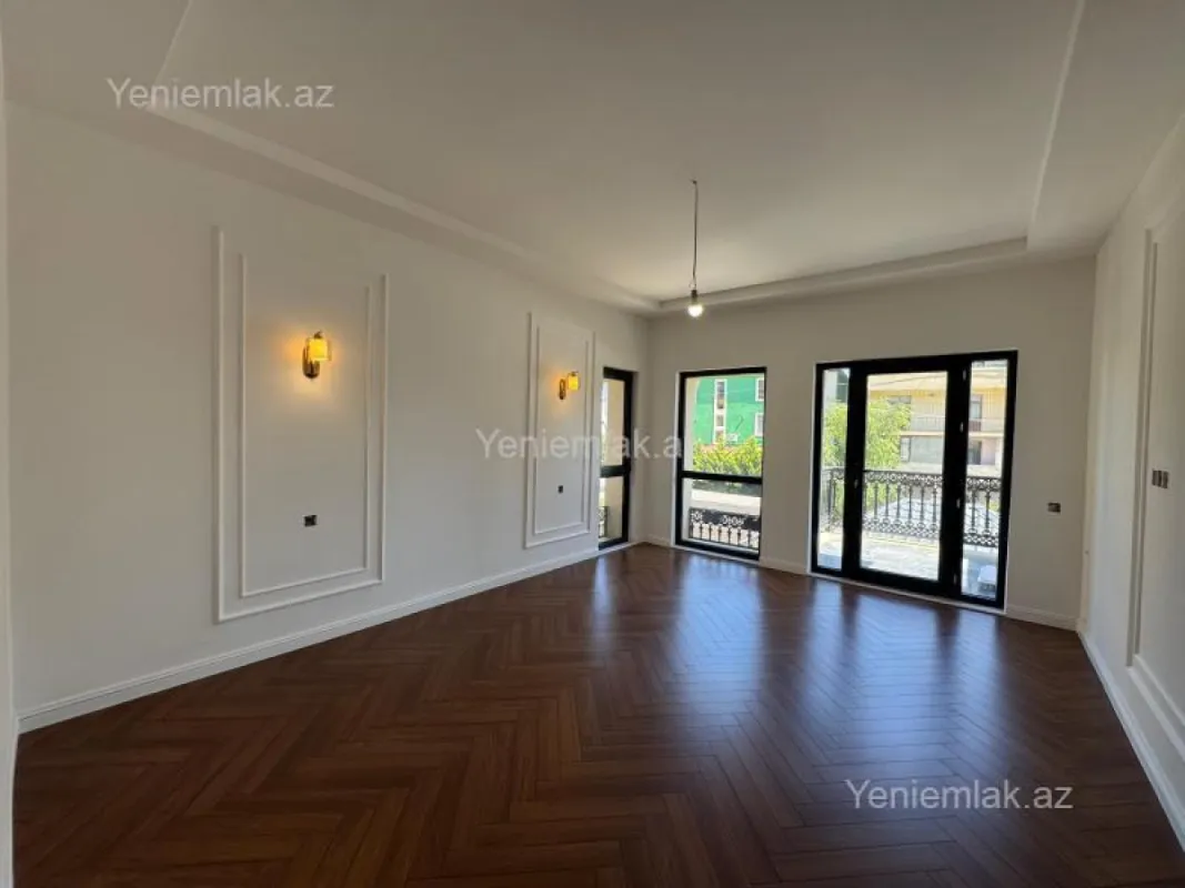 Satılır 7 otaqlı həyət evi 360 m²