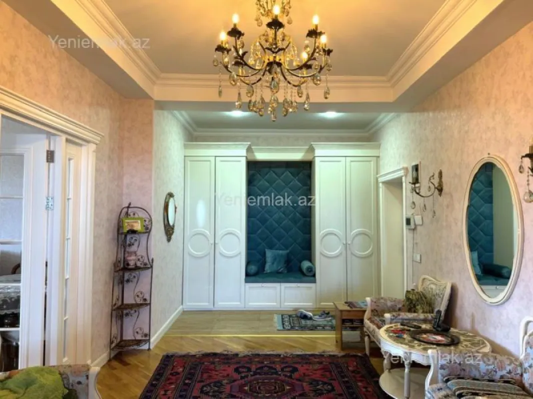 Satılır 3 otaqlı yeni tikili 165 m²