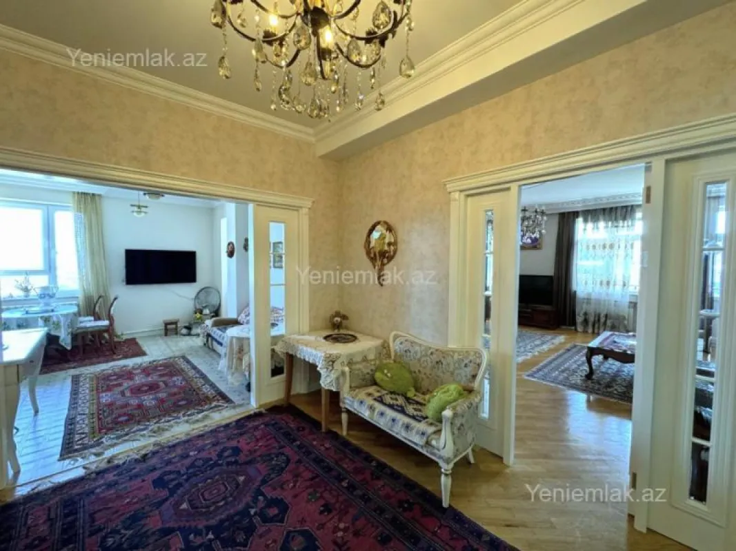 Satılır 3 otaqlı yeni tikili 165 m²