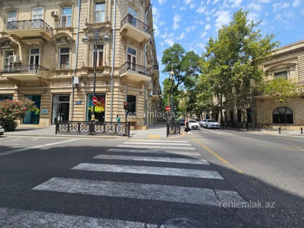 Satılır 1 otaqlı obyekt 42 m²