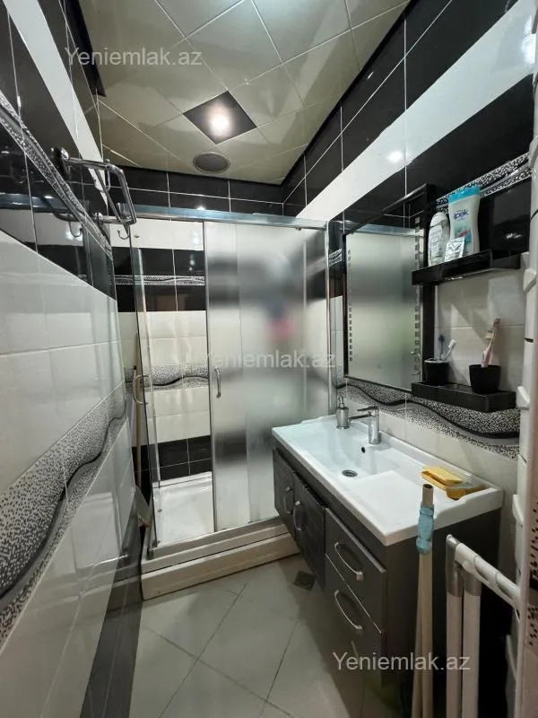 Satılır 3 otaqlı köhnə tikili 85 m²