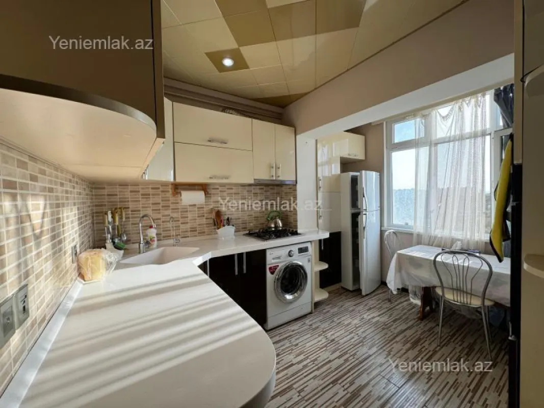 Satılır 3 otaqlı köhnə tikili 85 m²