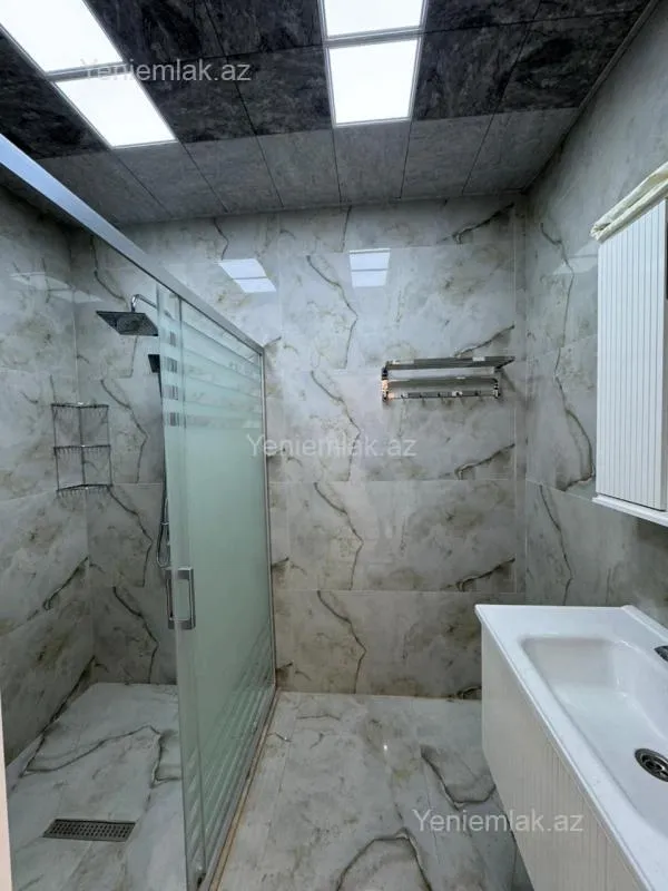 Satılır 3 otaqlı yeni tikili 105 m²