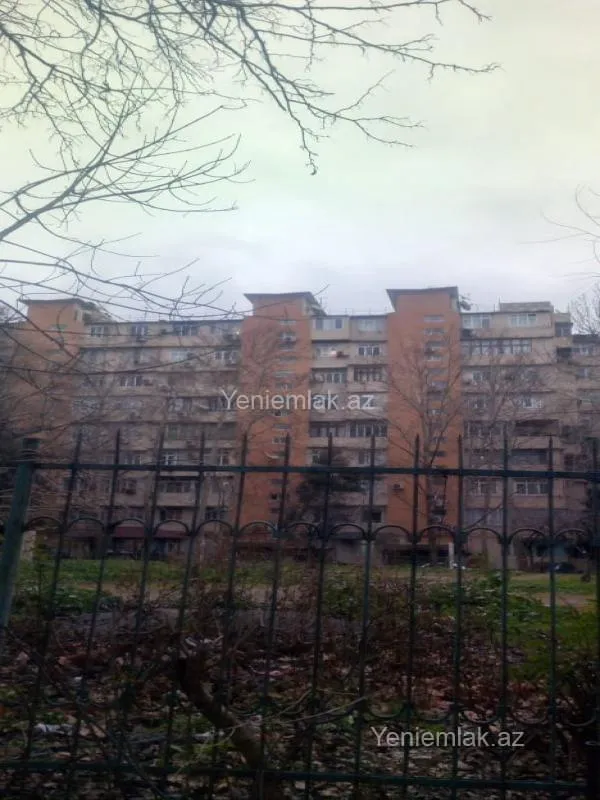 Satılır 2 otaqlı köhnə tikili 65 m²