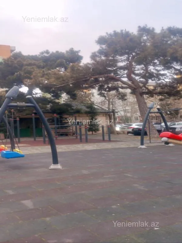 Satılır 2 otaqlı köhnə tikili 65 m²