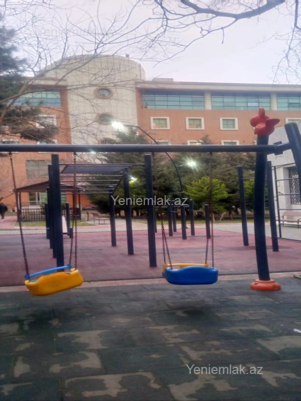 Satılır 2 otaqlı köhnə tikili 65 m²