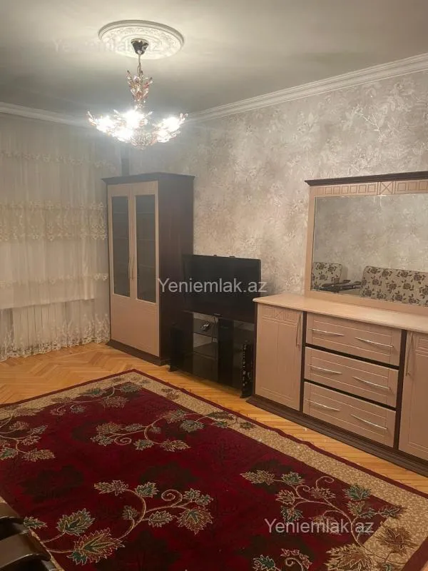 Satılır 2 otaqlı köhnə tikili 65 m²
