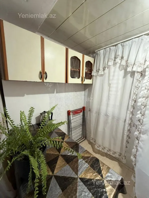 Satılır 2 otaqlı köhnə tikili 40 m²