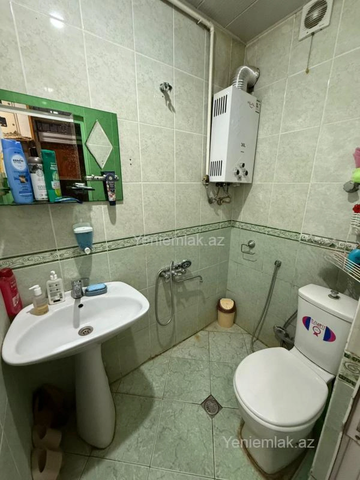 Satılır 2 otaqlı köhnə tikili 40 m²