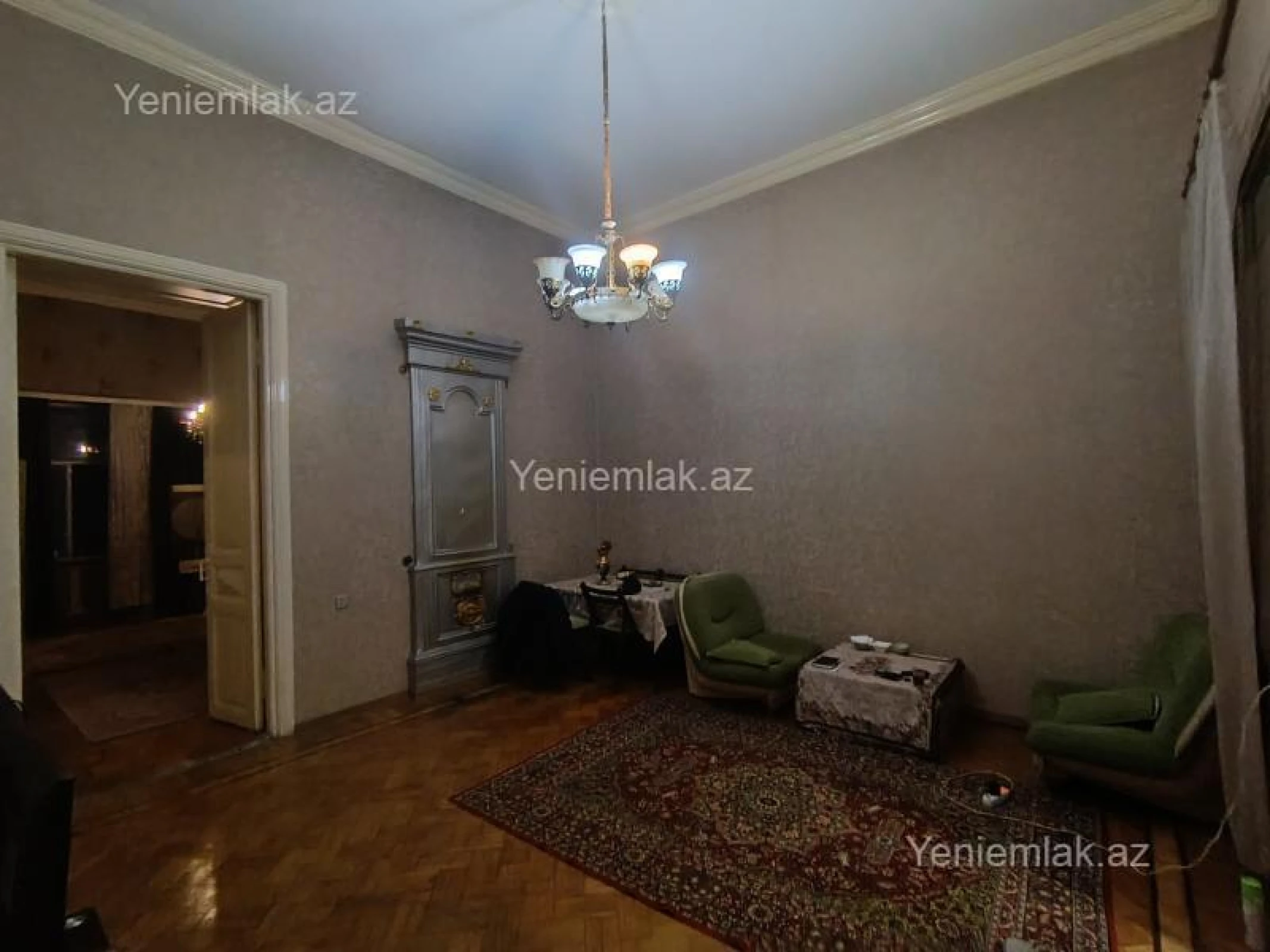 Satılır 2 otaqlı köhnə tikili 75 m²