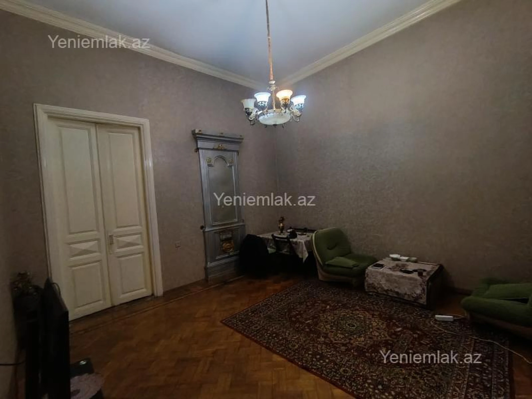 Satılır 2 otaqlı köhnə tikili 75 m²