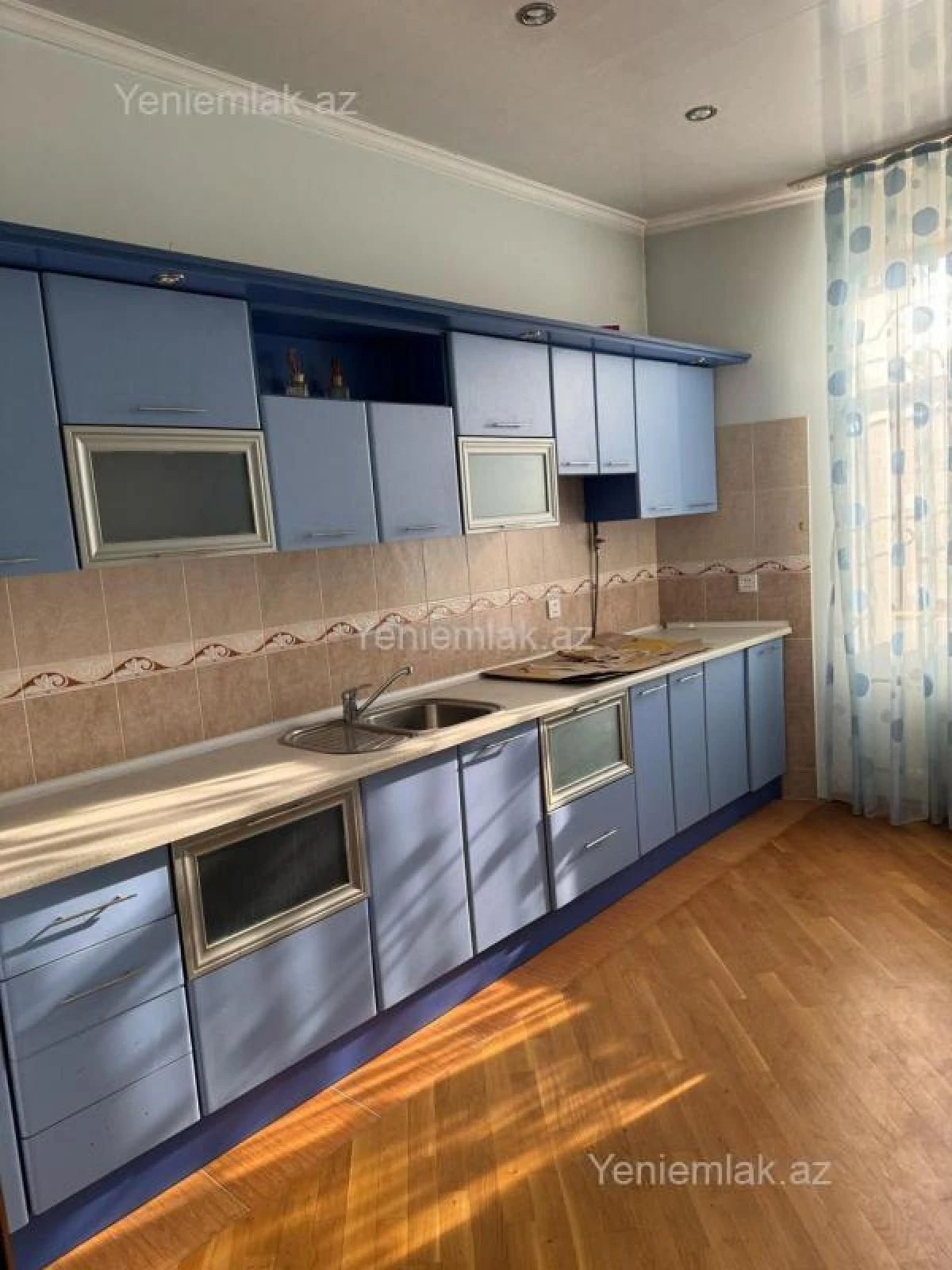 Satılır 7 otaqlı obyekt 370 m²