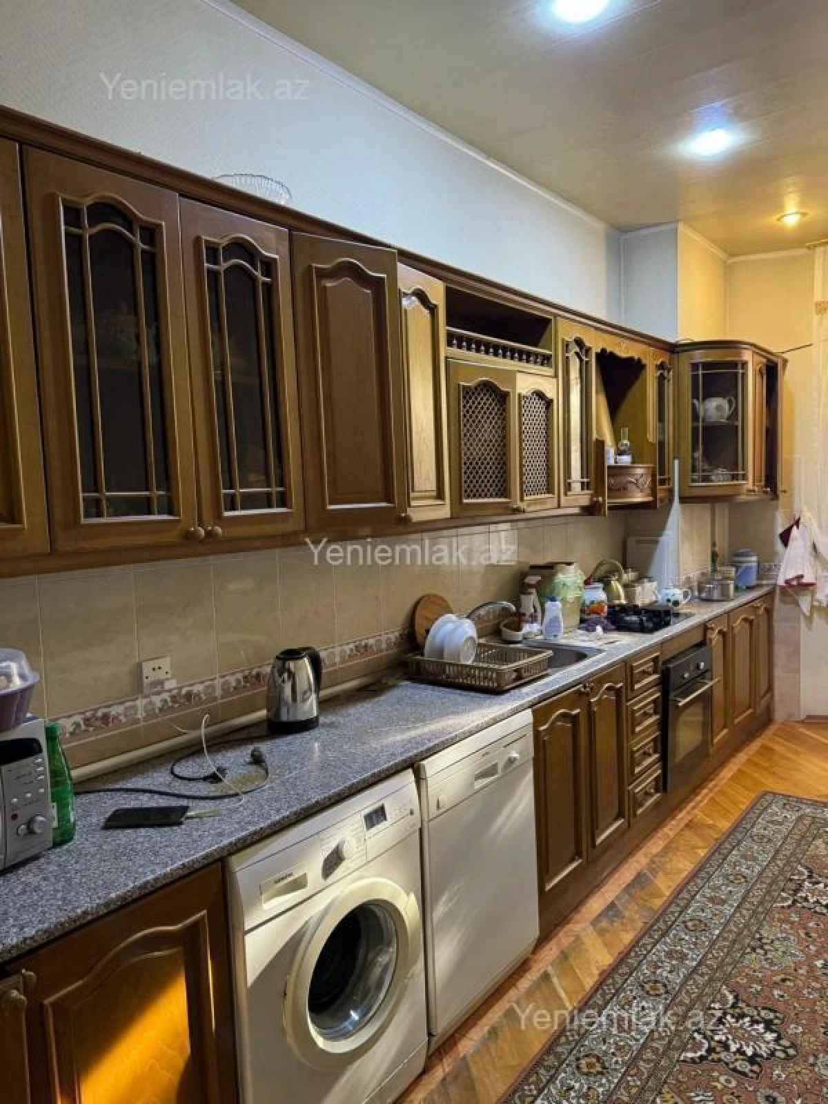 Satılır 7 otaqlı obyekt 370 m²