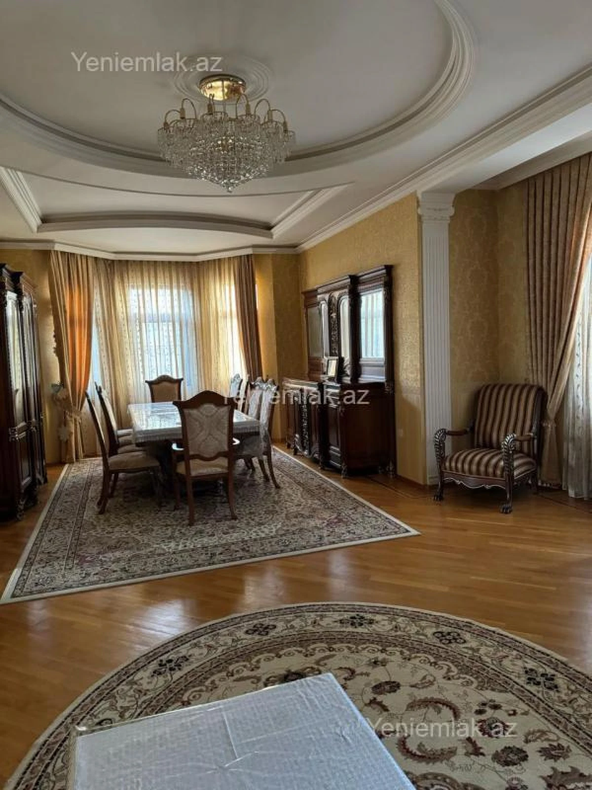 Satılır 7 otaqlı obyekt 370 m²