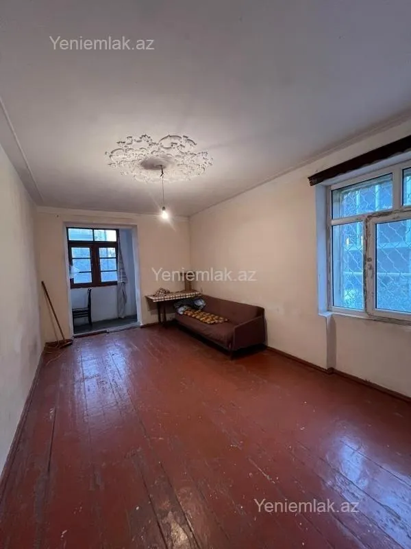 Satılır 2 otaqlı köhnə tikili 40 m²