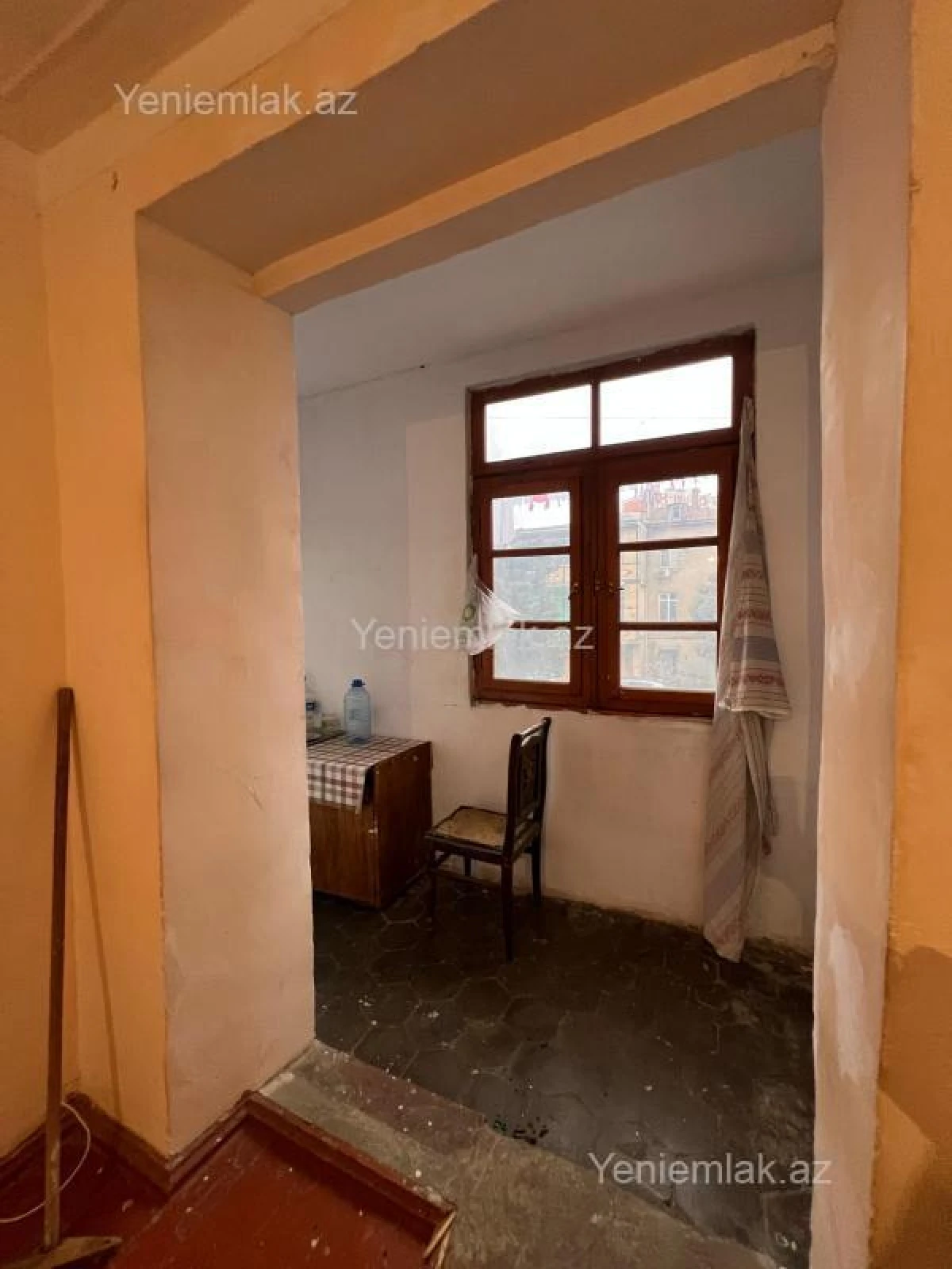 Satılır 2 otaqlı köhnə tikili 40 m²