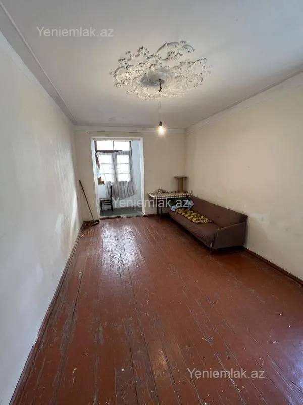 Satılır 2 otaqlı köhnə tikili 40 m²