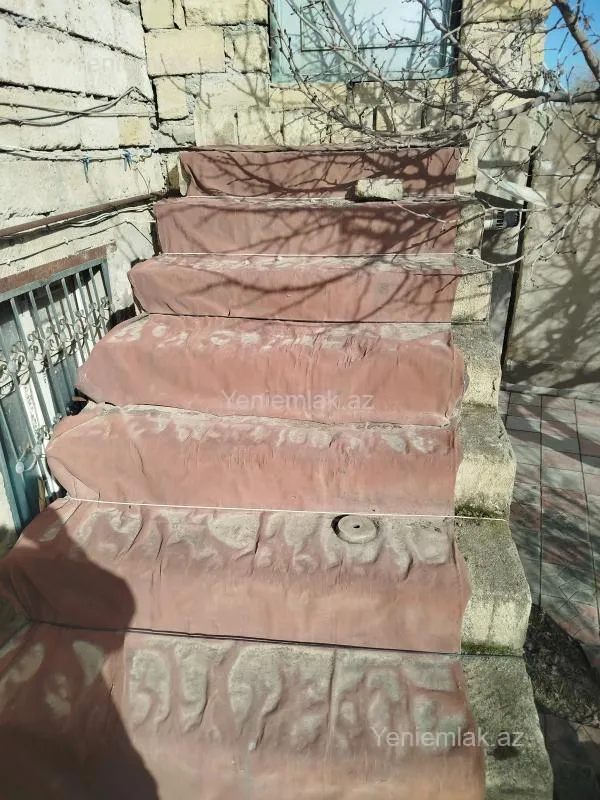 Satılır 6 otaqlı həyət evi 250 m²