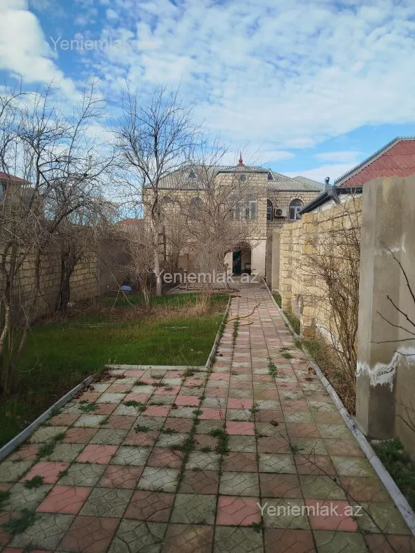 Satılır 6 otaqlı həyət evi 250 m²