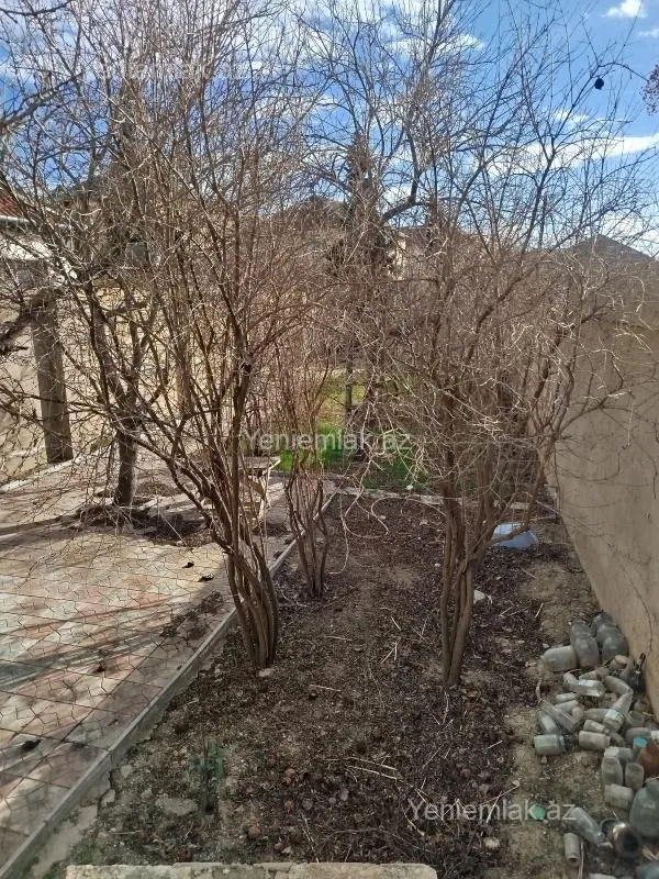 Satılır 6 otaqlı həyət evi 250 m²