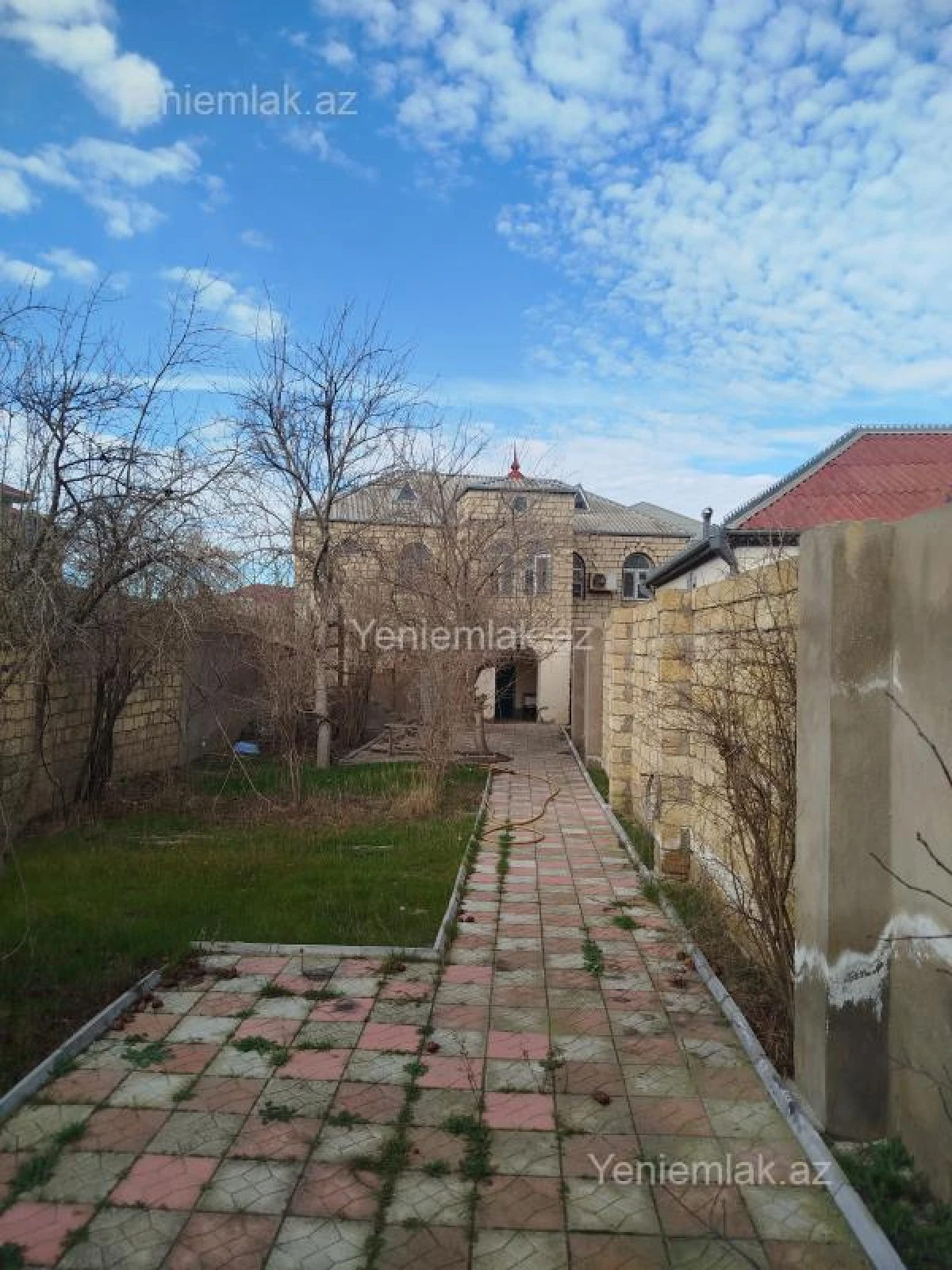 Satılır 6 otaqlı həyət evi 250 m²