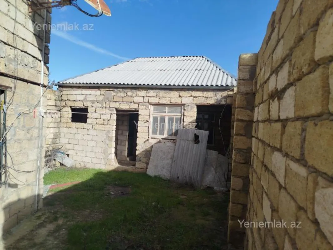 Satılır 6 otaqlı həyət evi 250 m²