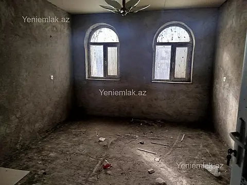 Satılır 6 otaqlı həyət evi 250 m²