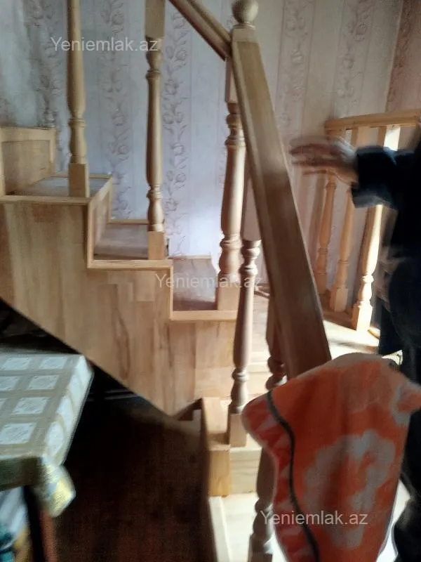 Satılır 6 otaqlı həyət evi 250 m²