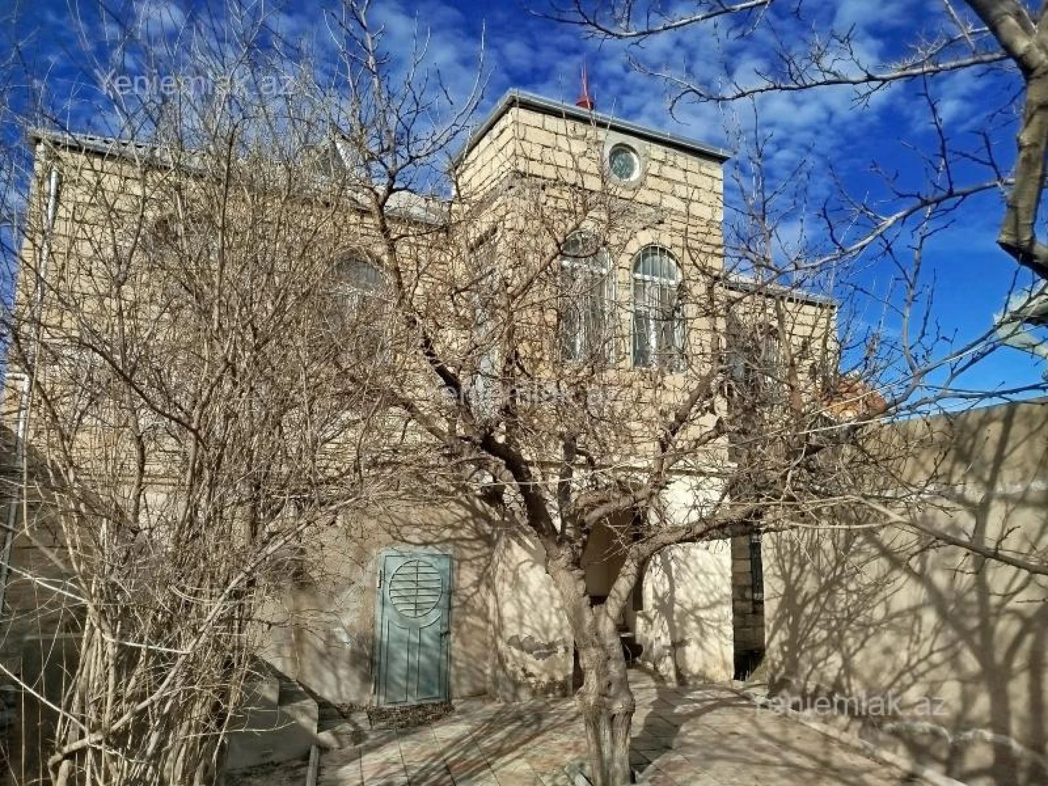 Satılır 6 otaqlı həyət evi 250 m²