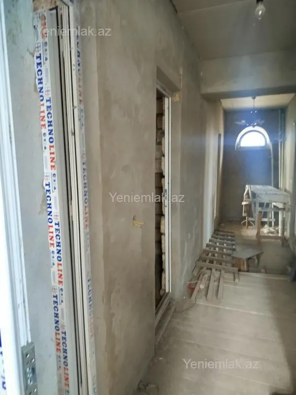 Satılır 6 otaqlı həyət evi 250 m²
