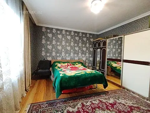 Satılır 8 otaqlı həyət evi 270 m²