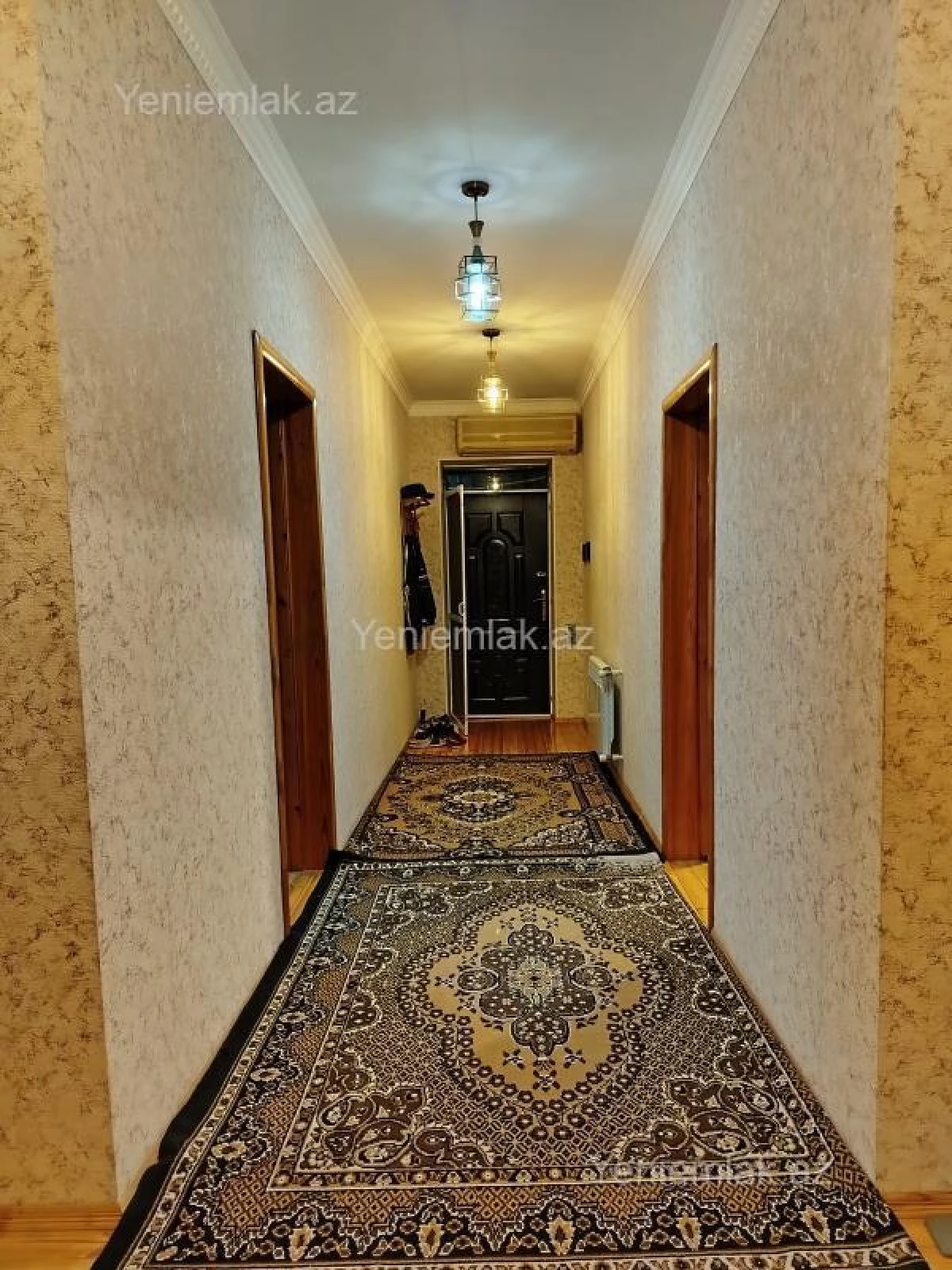 Satılır 8 otaqlı həyət evi 270 m²