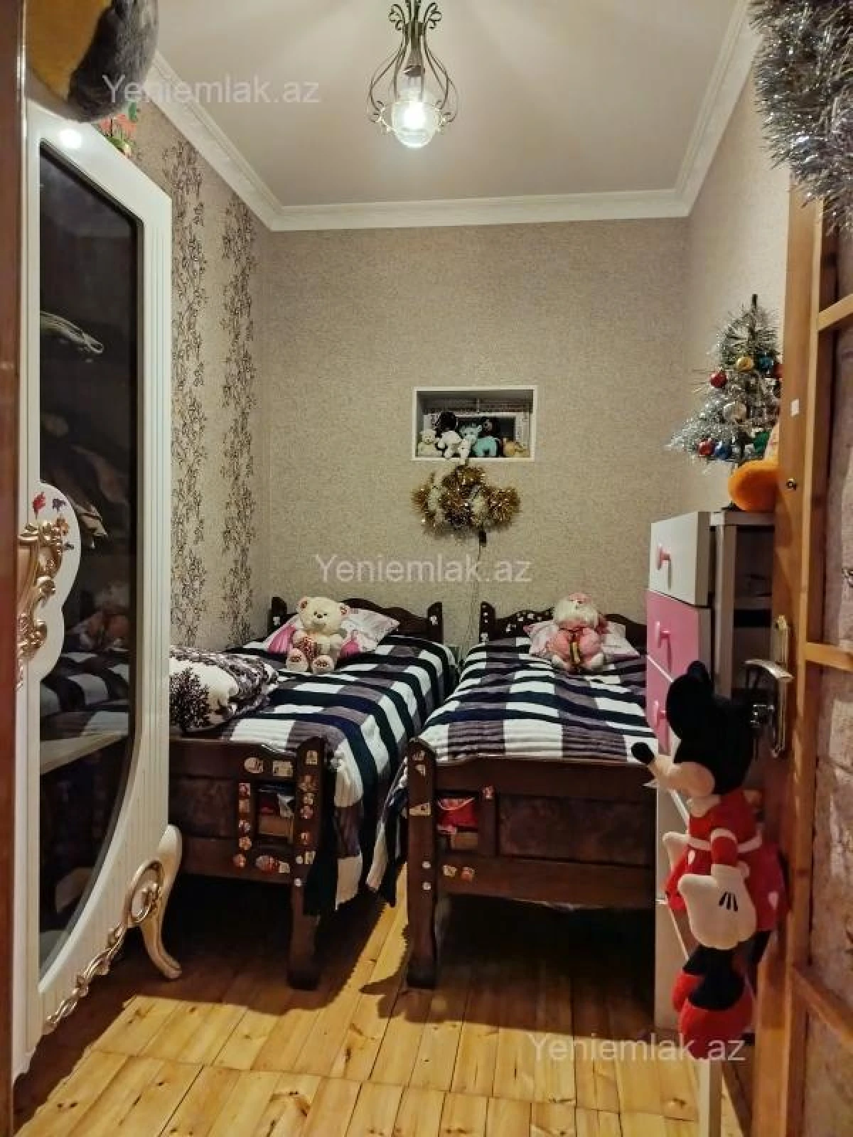 Satılır 8 otaqlı həyət evi 270 m²