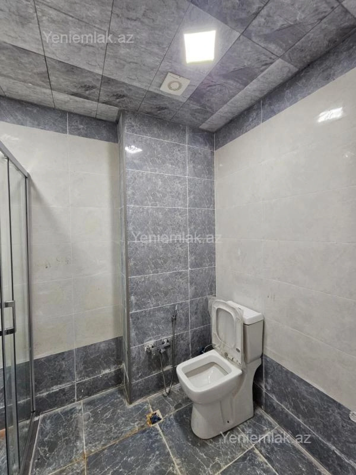 Satılır 2 otaqlı yeni tikili 75 m²