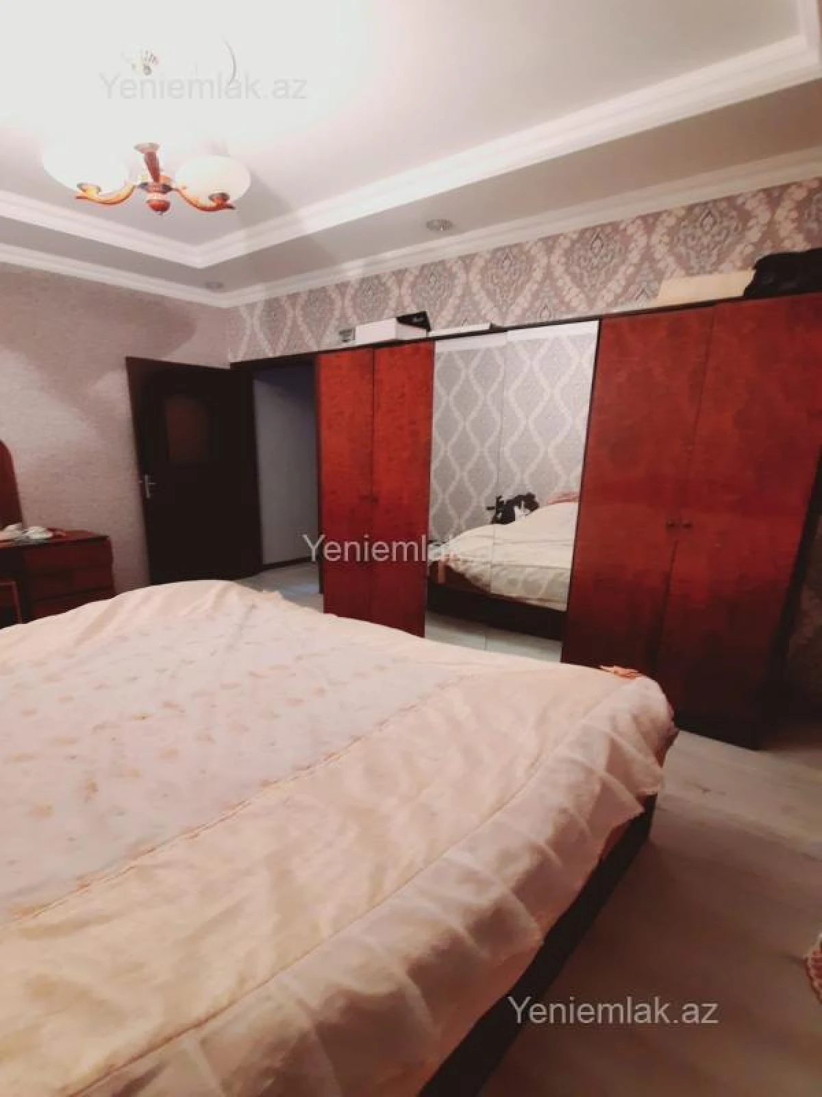 Satılır 2 otaqlı köhnə tikili 55 m²