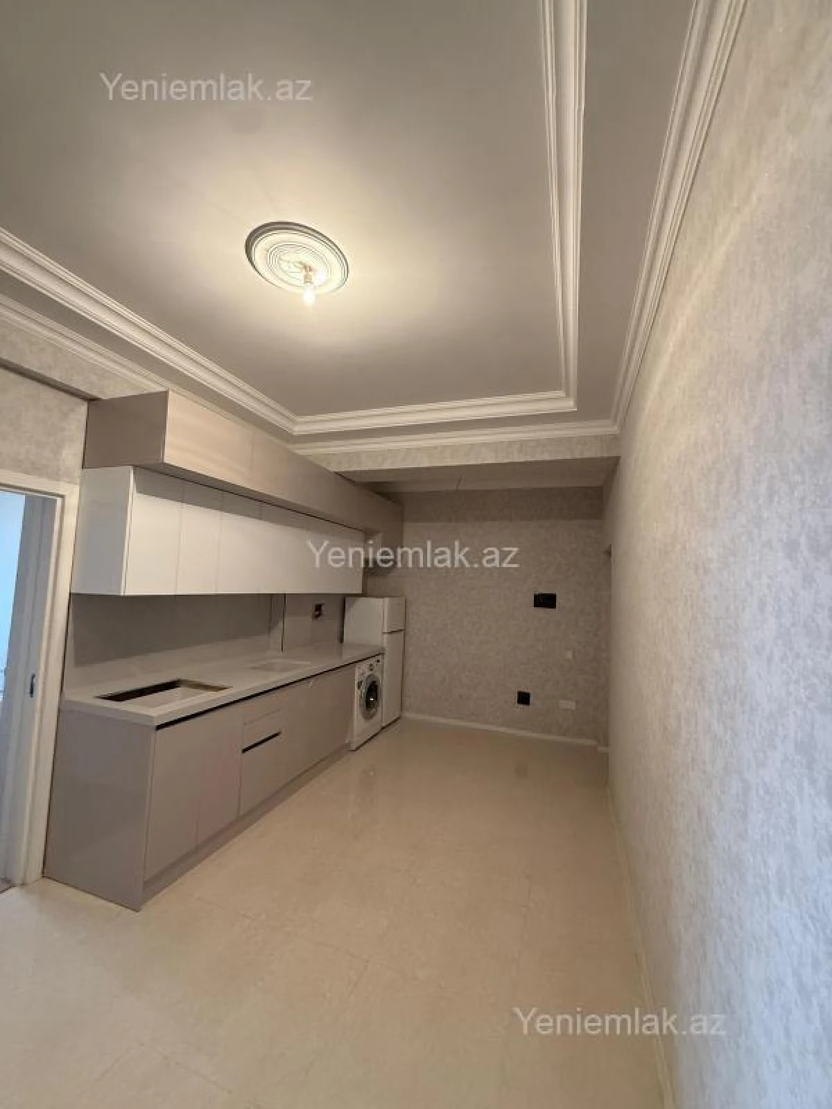 Satılır 2 otaqlı yeni tikili 72 m²