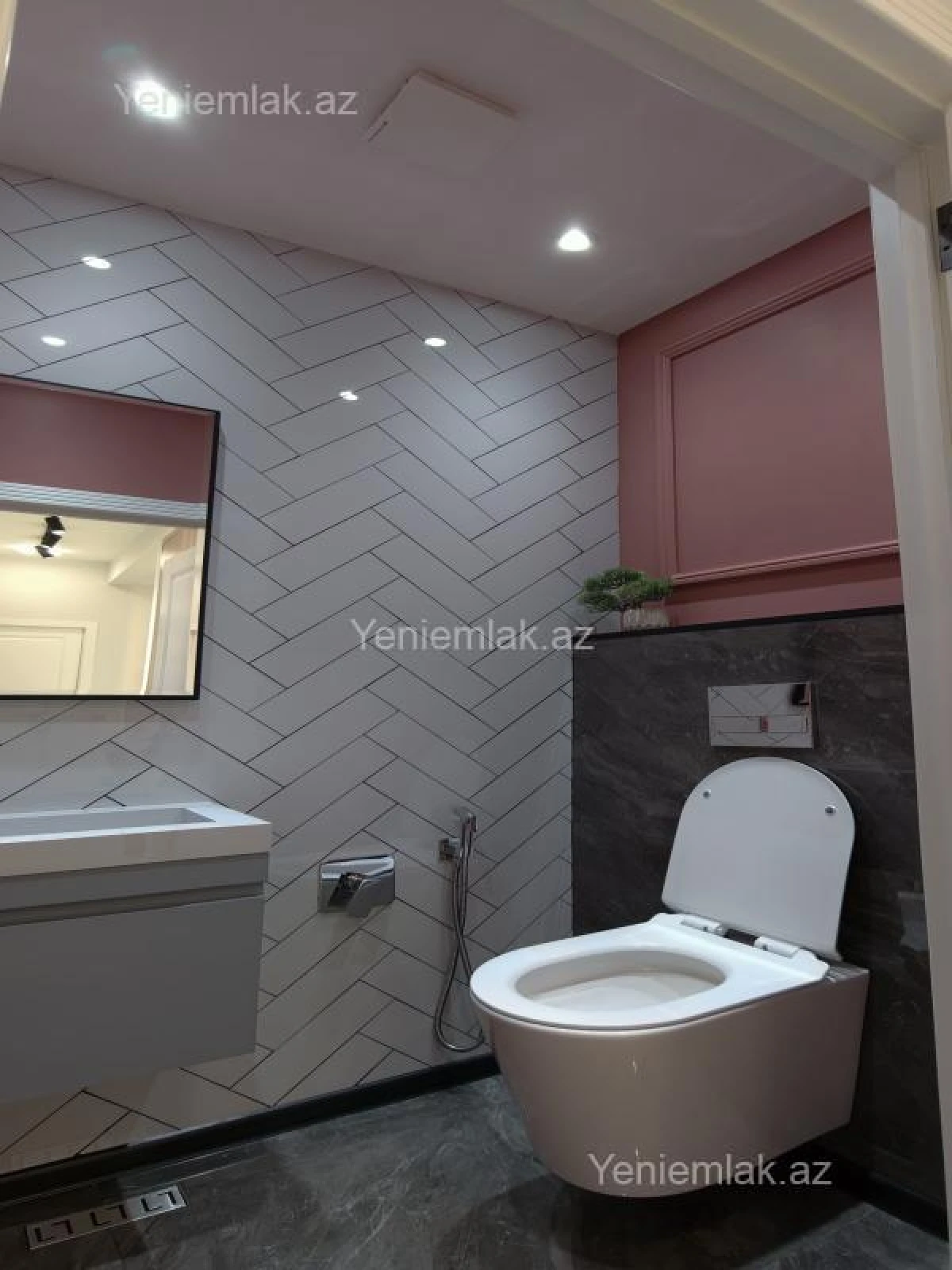 Satılır 2 otaqlı yeni tikili 68 m²