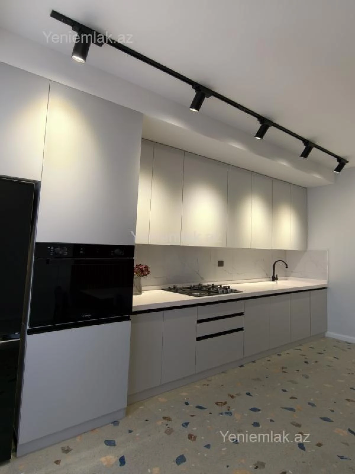 Satılır 2 otaqlı yeni tikili 68 m²