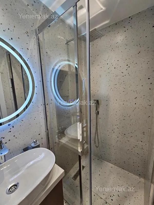 Satılır 2 otaqlı köhnə tikili 45 m²