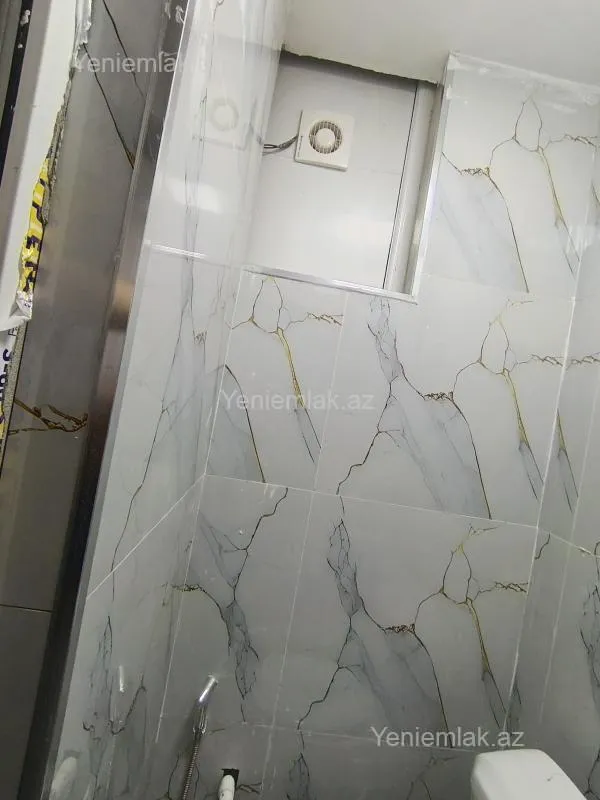 Satılır 1 otaqlı köhnə tikili 17 m²