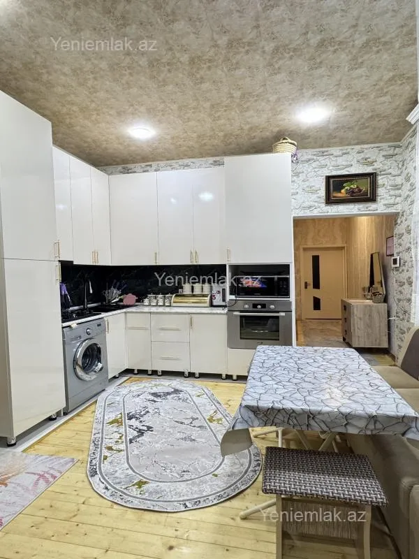 Satılır 4 otaqlı həyət evi 160 m²