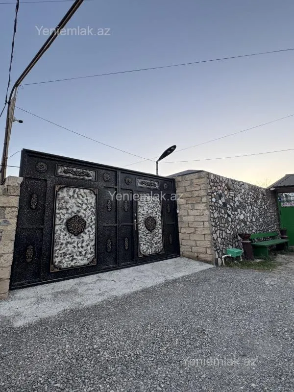 Satılır 4 otaqlı həyət evi 160 m²