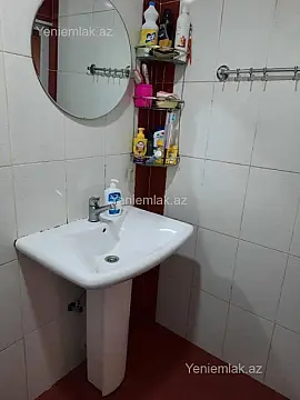 Satılır 2 otaqlı köhnə tikili 55 m²
