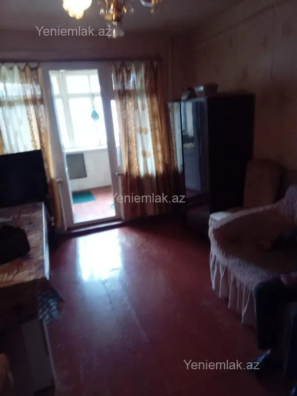 Satılır 3 otaqlı köhnə tikili 70 m²
